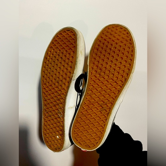 Vans shoes!!!! - Picture 4 of 5